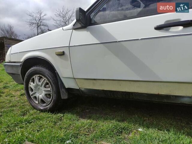 Белый ВАЗ 2109, объемом двигателя 1.1 л и пробегом 999 тыс. км за 850 $, фото 2 на Automoto.ua