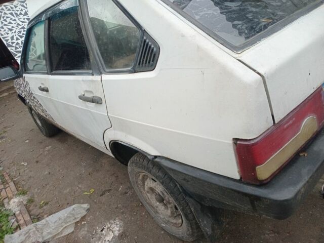 Белый ВАЗ 2109, объемом двигателя 1 л и пробегом 150 тыс. км за 594 $, фото 1 на Automoto.ua