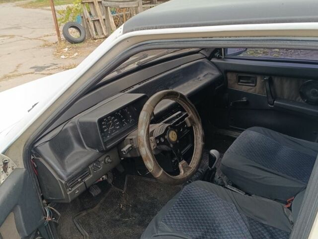 Белый ВАЗ 2109, объемом двигателя 0 л и пробегом 120 тыс. км за 672 $, фото 2 на Automoto.ua
