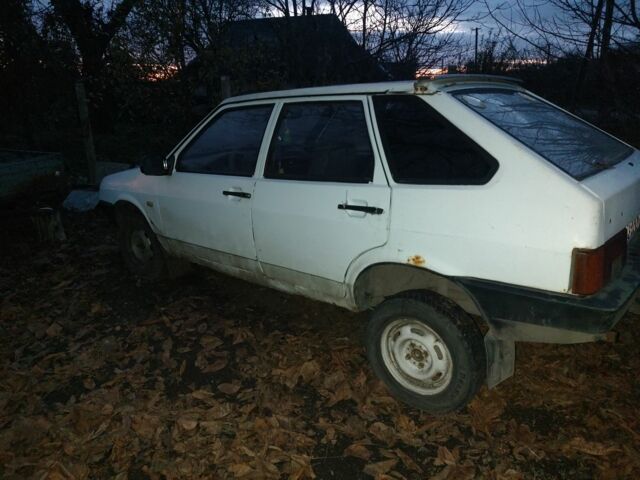 Білий ВАЗ 2109, об'ємом двигуна 1.5 л та пробігом 230 тис. км за 381 $, фото 4 на Automoto.ua