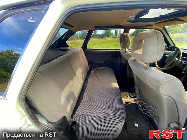 Белый ВАЗ 2109, объемом двигателя 1.3 л и пробегом 98 тыс. км за 700 $, фото 3 на Automoto.ua