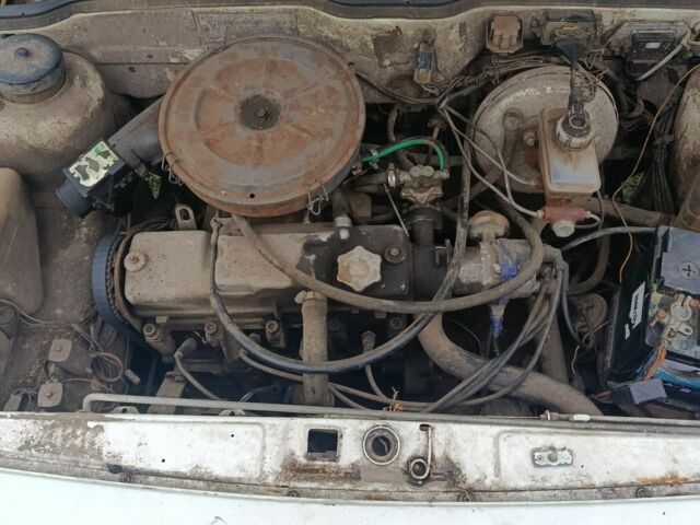 Белый ВАЗ 2109, объемом двигателя 1 л и пробегом 140 тыс. км за 350 $, фото 4 на Automoto.ua