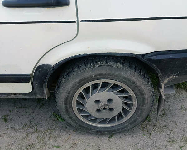 Белый ВАЗ 2109, объемом двигателя 1.5 л и пробегом 170 тыс. км за 1000 $, фото 4 на Automoto.ua