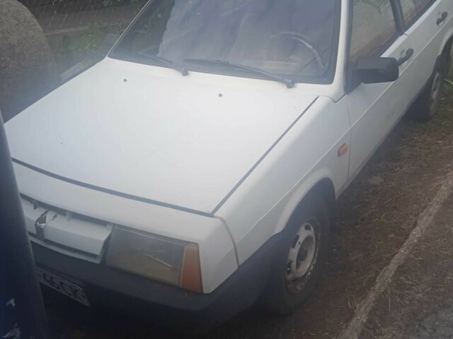 Белый ВАЗ 2109, объемом двигателя 0 л и пробегом 100 тыс. км за 700 $, фото 3 на Automoto.ua