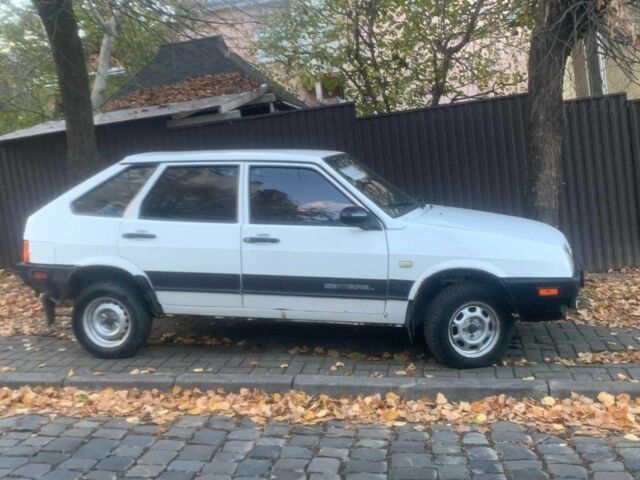 Белый ВАЗ 2109, объемом двигателя 1.5 л и пробегом 2 тыс. км за 900 $, фото 3 на Automoto.ua