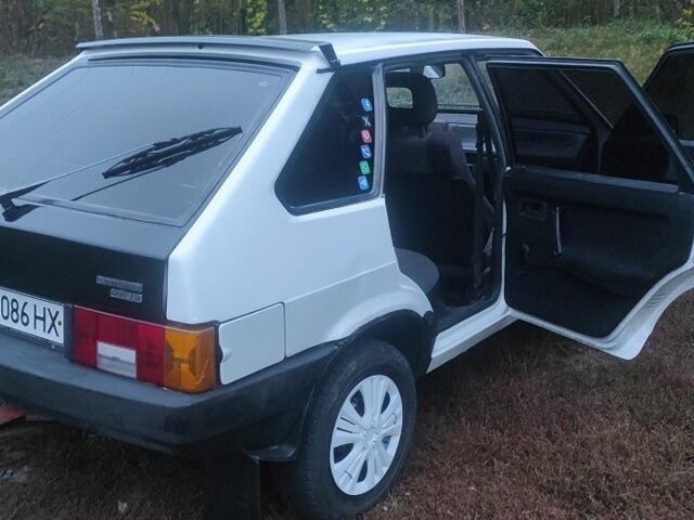 Белый ВАЗ 2109, объемом двигателя 1.3 л и пробегом 200 тыс. км за 1300 $, фото 4 на Automoto.ua