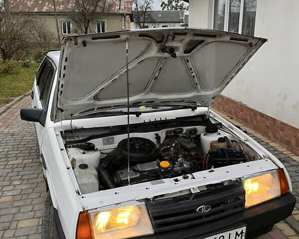 Белый ВАЗ 2109, объемом двигателя 1.5 л и пробегом 283 тыс. км за 826 $, фото 22 на Automoto.ua