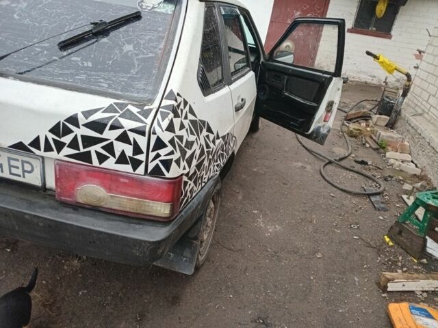 Белый ВАЗ 2109, объемом двигателя 1 л и пробегом 150 тыс. км за 594 $, фото 2 на Automoto.ua