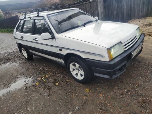 ВАЗ 2109 1991 в Фастове на Automoto.ua Белый ВАЗ 2109, объемом двигателя 1.5 л и пробегом 200 тыс. км за 761 $, фото 2 на Automoto.ua
