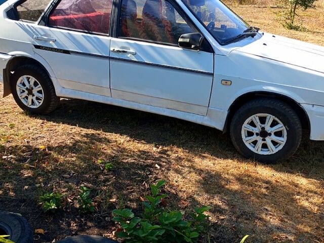 Белый ВАЗ 2109, объемом двигателя 1.3 л и пробегом 0 тыс. км за 500 $, фото 4 на Automoto.ua