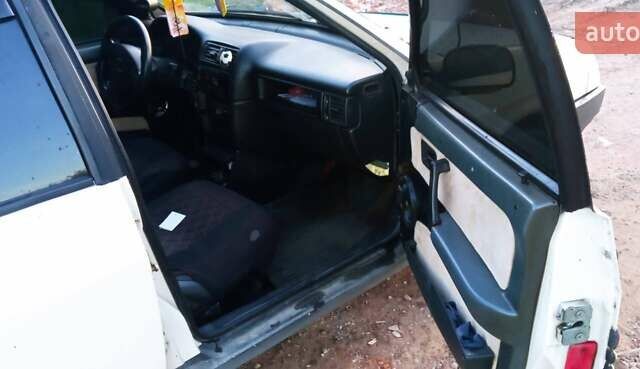 ВАЗ 2109 1991 у Львові на Automoto.ua Білий ВАЗ 2109, об'ємом двигуна 1.3 л та пробігом 50 тис. км за 800 $, фото 6 на Automoto.ua