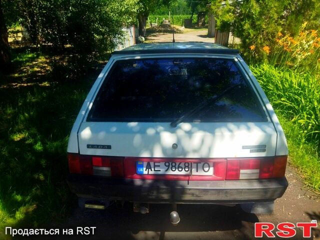 Белый ВАЗ 2109, объемом двигателя 1.5 л и пробегом 300 тыс. км за 1700 $, фото 1 на Automoto.ua