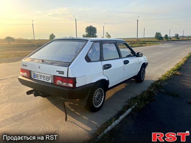 Белый ВАЗ 2109, объемом двигателя 1.3 л и пробегом 150 тыс. км за 1150 $, фото 4 на Automoto.ua