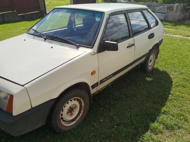 Белый ВАЗ 2109, объемом двигателя 1 л и пробегом 120 тыс. км за 450 $, фото 3 на Automoto.ua