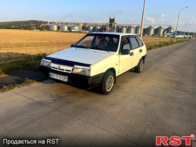 Белый ВАЗ 2109, объемом двигателя 1.3 л и пробегом 150 тыс. км за 1150 $, фото 1 на Automoto.ua