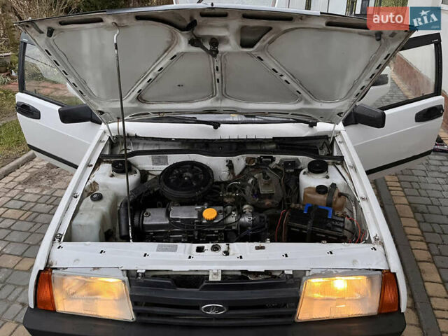 Белый ВАЗ 2109, объемом двигателя 1.5 л и пробегом 283 тыс. км за 826 $, фото 20 на Automoto.ua