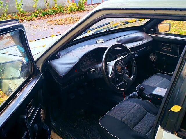 Белый ВАЗ 2109, объемом двигателя 1.3 л и пробегом 300 тыс. км за 950 $, фото 3 на Automoto.ua