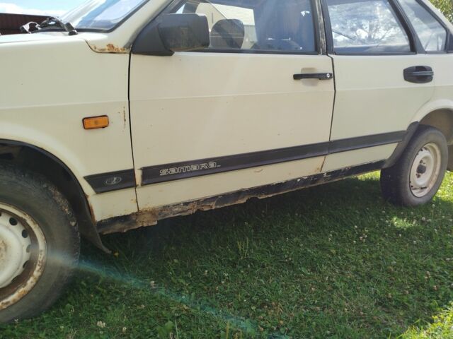 Белый ВАЗ 2109, объемом двигателя 1 л и пробегом 120 тыс. км за 450 $, фото 2 на Automoto.ua