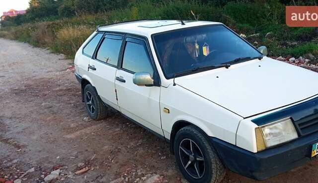 ВАЗ 2109 1991 у Львові на Automoto.ua Білий ВАЗ 2109, об'ємом двигуна 1.3 л та пробігом 50 тис. км за 800 $, фото 3 на Automoto.ua