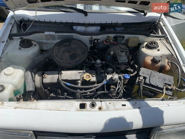 Белый ВАЗ 2109, объемом двигателя 1.3 л и пробегом 300 тыс. км за 700 $, фото 1 на Automoto.ua