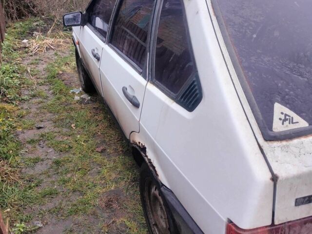 Белый ВАЗ 2109, объемом двигателя 1.5 л и пробегом 50 тыс. км за 953 $, фото 2 на Automoto.ua