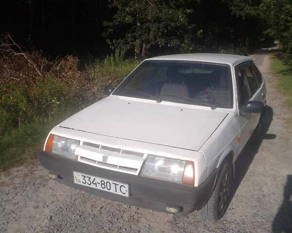 Белый ВАЗ 2109, объемом двигателя 1.5 л и пробегом 645 тыс. км за 602 $, фото 1 на Automoto.ua