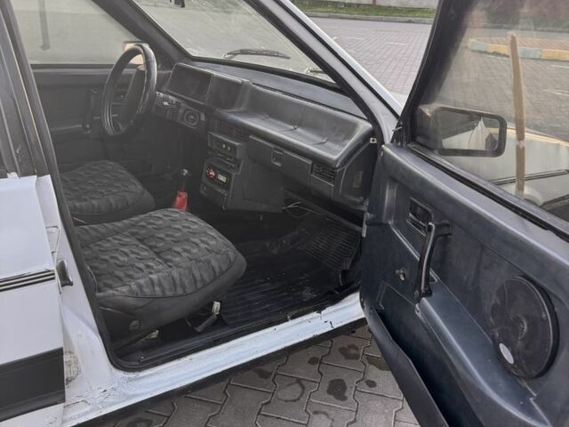 Белый ВАЗ 2109, объемом двигателя 1.3 л и пробегом 50 тыс. км за 949 $, фото 2 на Automoto.ua