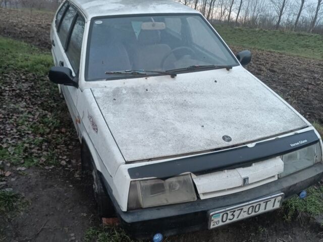 Белый ВАЗ 2109, объемом двигателя 0 л и пробегом 200 тыс. км за 379 $, фото 1 на Automoto.ua