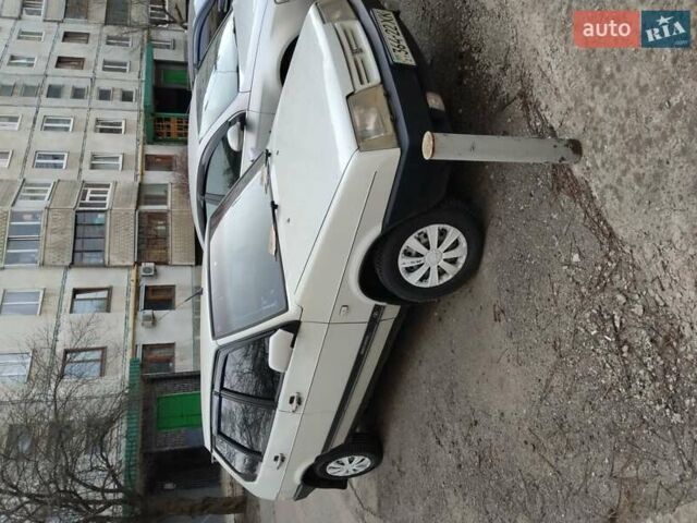 Белый ВАЗ 2109, объемом двигателя 0 л и пробегом 210 тыс. км за 2100 $, фото 2 на Automoto.ua