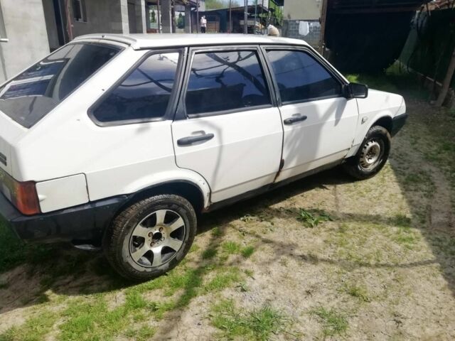 Белый ВАЗ 2109, объемом двигателя 1.5 л и пробегом 250 тыс. км за 485 $, фото 2 на Automoto.ua