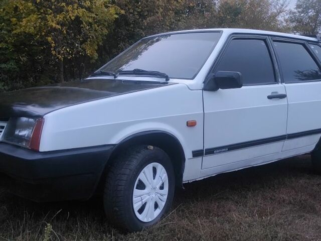 Белый ВАЗ 2109, объемом двигателя 1.3 л и пробегом 200 тыс. км за 1300 $, фото 2 на Automoto.ua