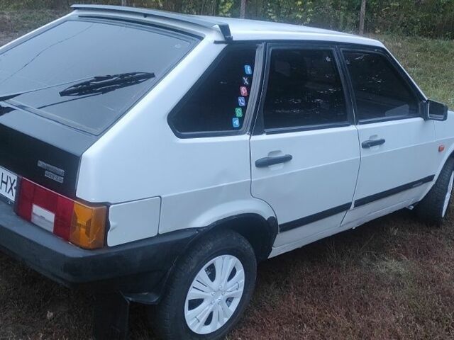 Белый ВАЗ 2109, объемом двигателя 1.3 л и пробегом 200 тыс. км за 1300 $, фото 3 на Automoto.ua
