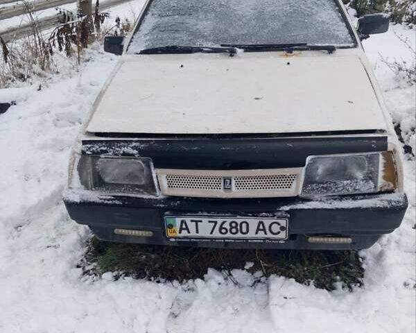 Белый ВАЗ 2109, объемом двигателя 1.1 л и пробегом 100 тыс. км за 450 $, фото 1 на Automoto.ua