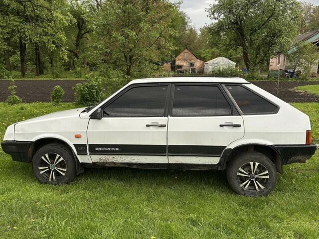 Белый ВАЗ 2109, объемом двигателя 1.1 л и пробегом 100 тыс. км за 800 $, фото 1 на Automoto.ua