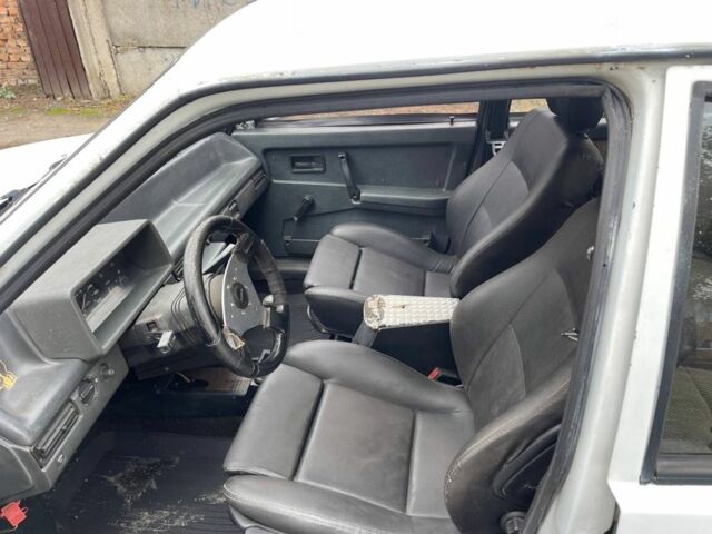 Белый ВАЗ 2109, объемом двигателя 1.5 л и пробегом 155 тыс. км за 650 $, фото 5 на Automoto.ua