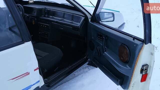 Белый ВАЗ 2109, объемом двигателя 1.5 л и пробегом 160 тыс. км за 1100 $, фото 14 на Automoto.ua