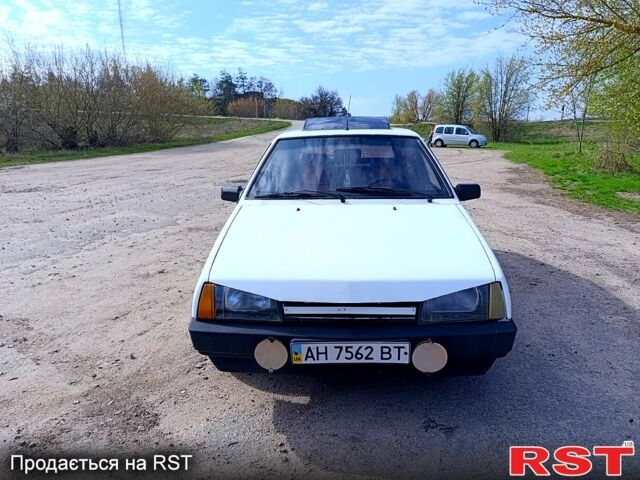 Белый ВАЗ 2109, объемом двигателя 1.5 л и пробегом 168 тыс. км за 899 $, фото 2 на Automoto.ua