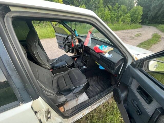 Белый ВАЗ 2109, объемом двигателя 1.5 л и пробегом 2 тыс. км за 602 $, фото 1 на Automoto.ua
