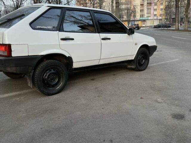 Белый ВАЗ 2109, объемом двигателя 1.5 л и пробегом 300 тыс. км за 1350 $, фото 3 на Automoto.ua