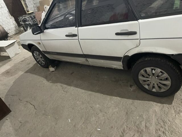 Белый ВАЗ 2109, объемом двигателя 1.3 л и пробегом 265 тыс. км за 998 $, фото 3 на Automoto.ua