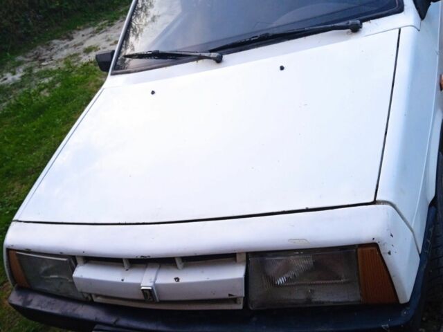 Белый ВАЗ 2109, объемом двигателя 1.5 л и пробегом 68 тыс. км за 548 $, фото 1 на Automoto.ua