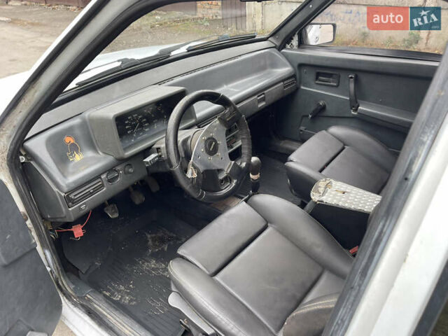 Белый ВАЗ 2109, объемом двигателя 1.5 л и пробегом 200 тыс. км за 650 $, фото 5 на Automoto.ua