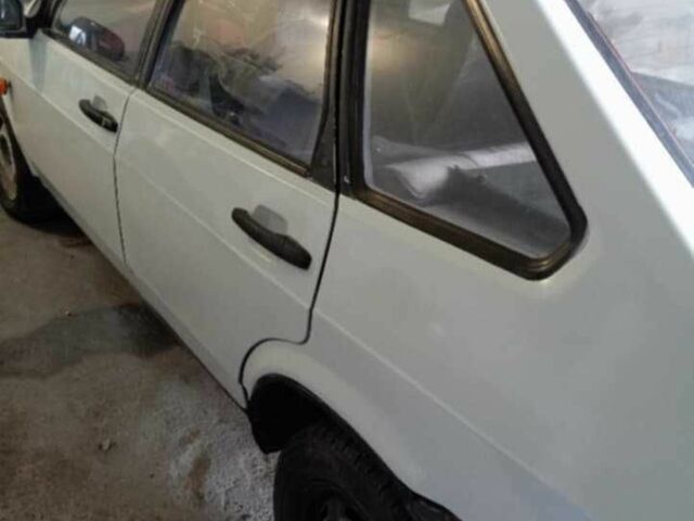 Белый ВАЗ 2109, объемом двигателя 1.5 л и пробегом 200 тыс. км за 650 $, фото 1 на Automoto.ua