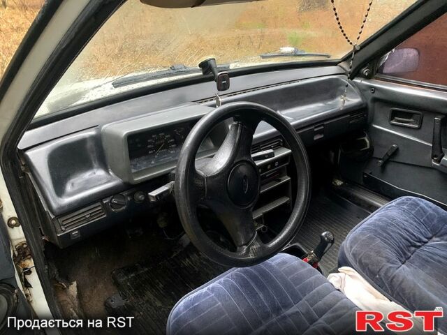 Белый ВАЗ 2109, объемом двигателя 1.5 л и пробегом 120 тыс. км за 900 $, фото 7 на Automoto.ua