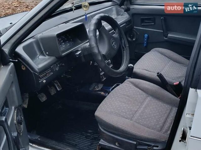 Белый ВАЗ 2109, объемом двигателя 1.3 л и пробегом 300 тыс. км за 850 $, фото 1 на Automoto.ua