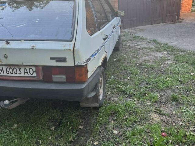 Белый ВАЗ 2109, объемом двигателя 1.3 л и пробегом 1 тыс. км за 1000 $, фото 3 на Automoto.ua