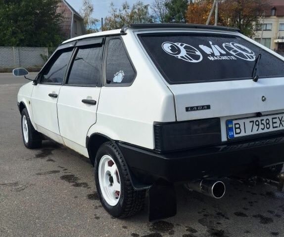 ВАЗ 2109 1992 у Кременчуге на Automoto.ua Білий ВАЗ 2109, об'ємом двигуна 1.5 л та пробігом 20 тис. км за 1400 $, фото 16 на Automoto.ua