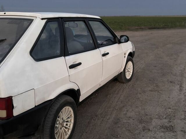 Белый ВАЗ 2109, объемом двигателя 1.3 л и пробегом 128 тыс. км за 1400 $, фото 2 на Automoto.ua