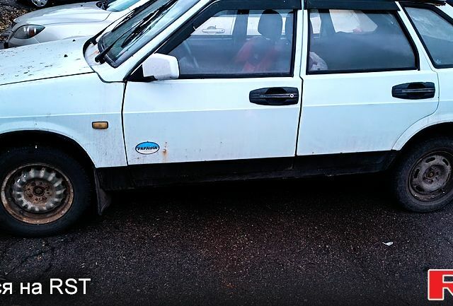 Белый ВАЗ 2109, объемом двигателя 1.3 л и пробегом 250 тыс. км за 750 $, фото 1 на Automoto.ua