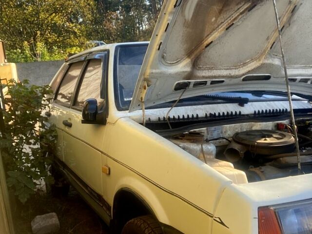 Белый ВАЗ 2109, объемом двигателя 1.3 л и пробегом 57 тыс. км за 1200 $, фото 1 на Automoto.ua